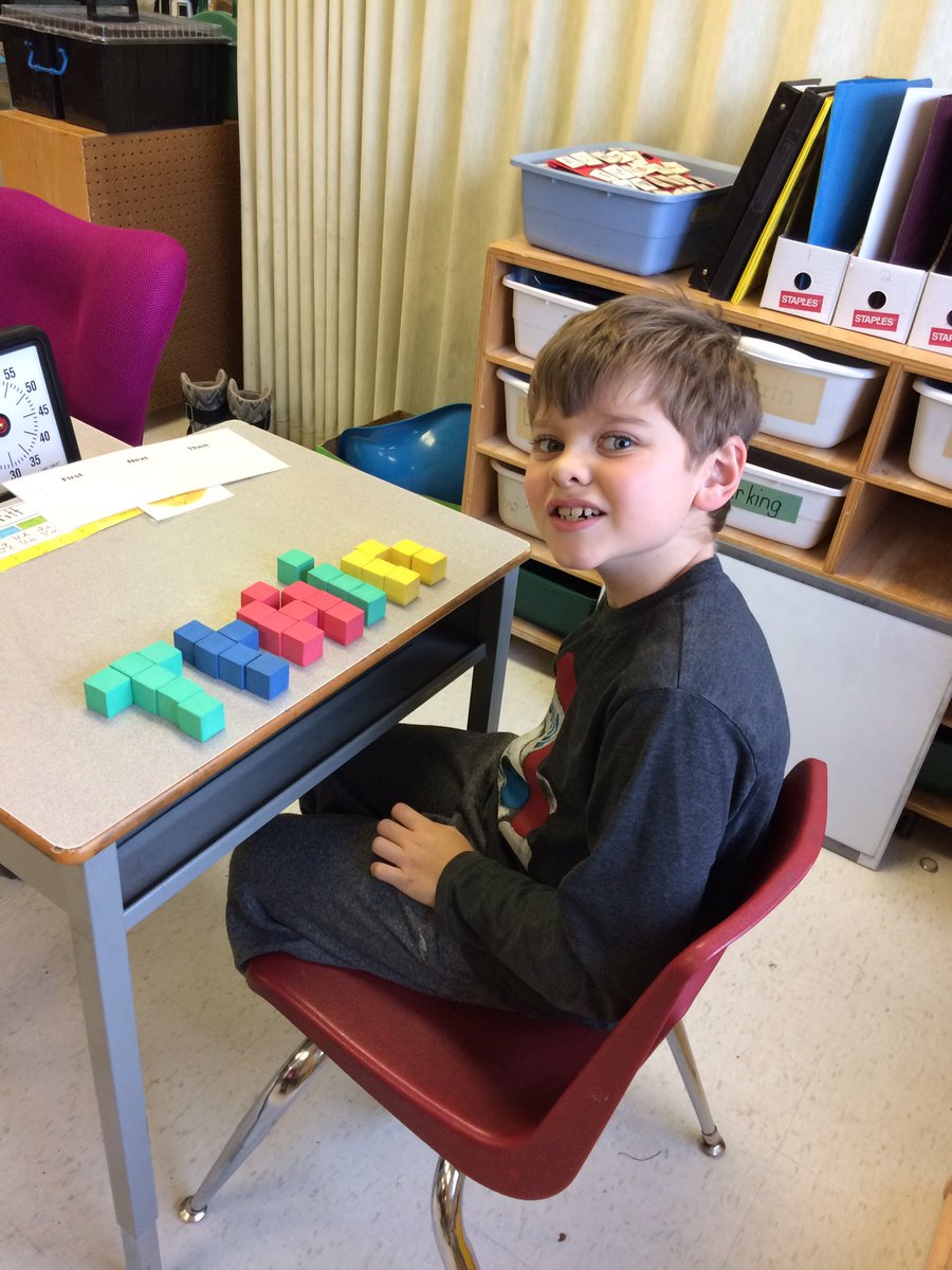 Kennedygrade3's tweet photo. Spelling words with blocks! https://t.co/xkBuTgGCeb