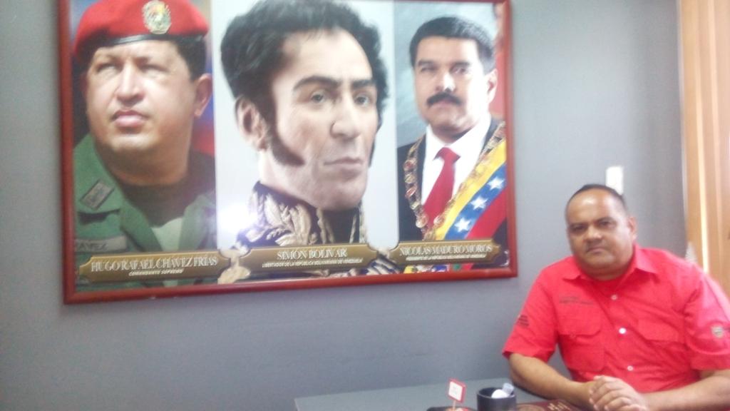 Chuchinnatera's tweet photo. Falcón confiesa q no Sera Trampolín de Ningún Candidato de la MUD en 2017 sino m Respetan Como vocero de la MUD en el Dialogo Nacional https://t.co/TYTK8UDjVk