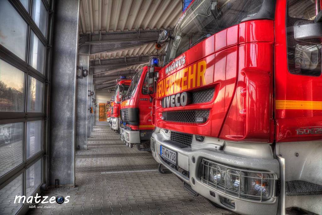 matzeos_de's tweet photo. Fahrzeughalle #feuerwehr #feuerwehribbenbüren #ffw #fw #Ibbenbüren #münsterland #hdr #hdr_pics #iveco #magirus #mer… https://t.co/yu2CAg7Ocf