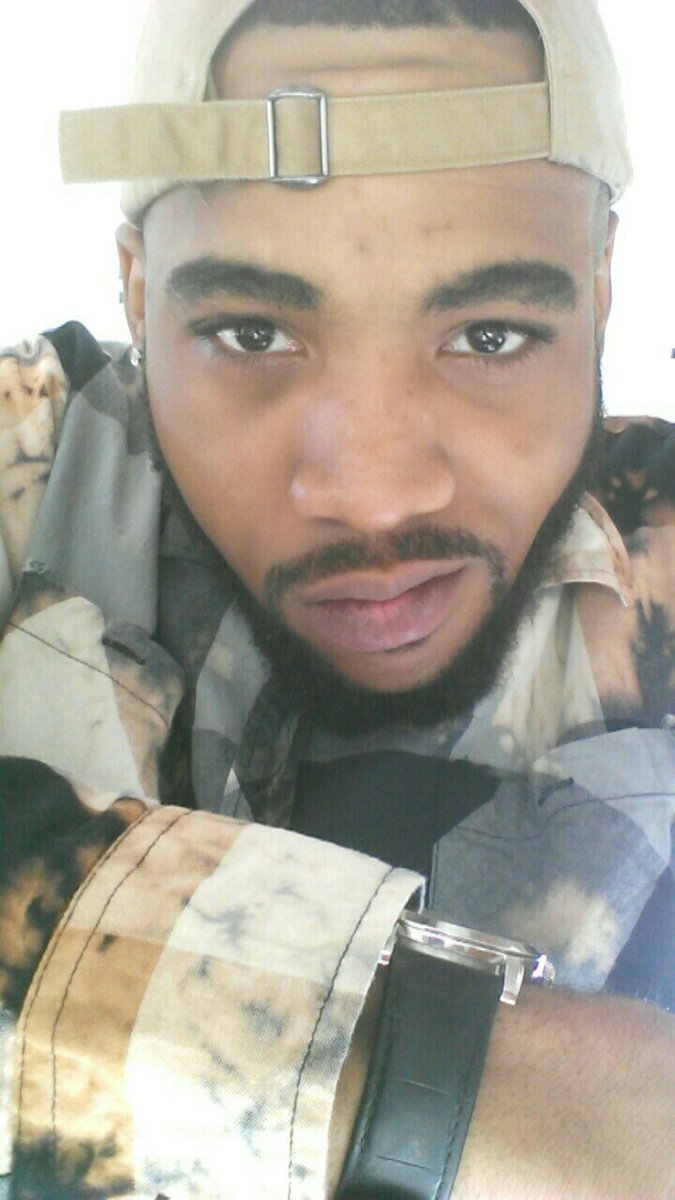 StoopGangB's tweet photo. #Gloooo #CoolingIt https://t.co/2IrJBSf2PT