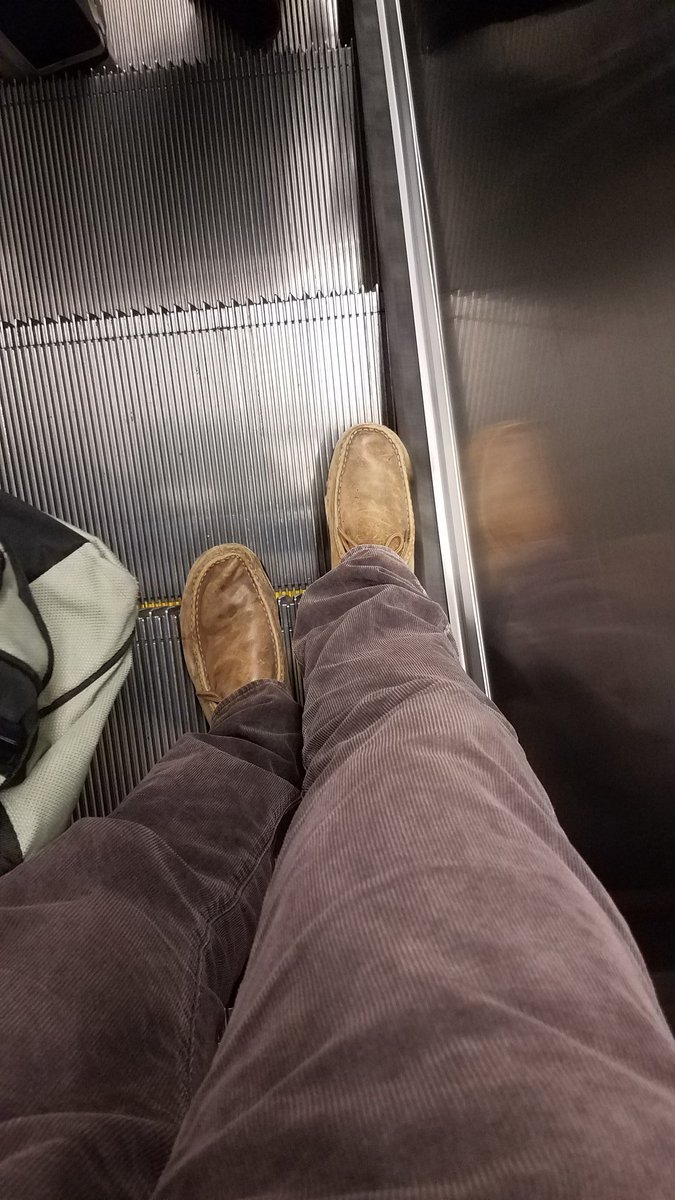 DoubleA360's tweet photo. Life hack.  The soft bristles on  escalators provide a good shoe shine. https://t.co/pXItJ2xl4k