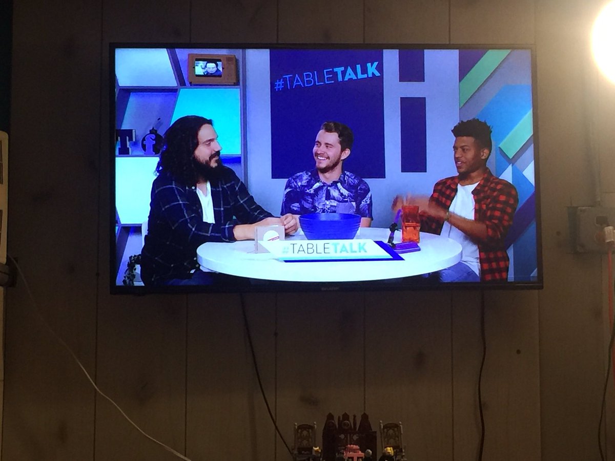AxelEspin0za's tweet photo. @sourcefed @SourceFedNERD best way to watch #tabletalk 😋,fuckin love @SamBashor @MikeFalzone @MrWilliamHaynes &amp; everyone on #SourceFedNerd https://t.co/A82XMtigzS