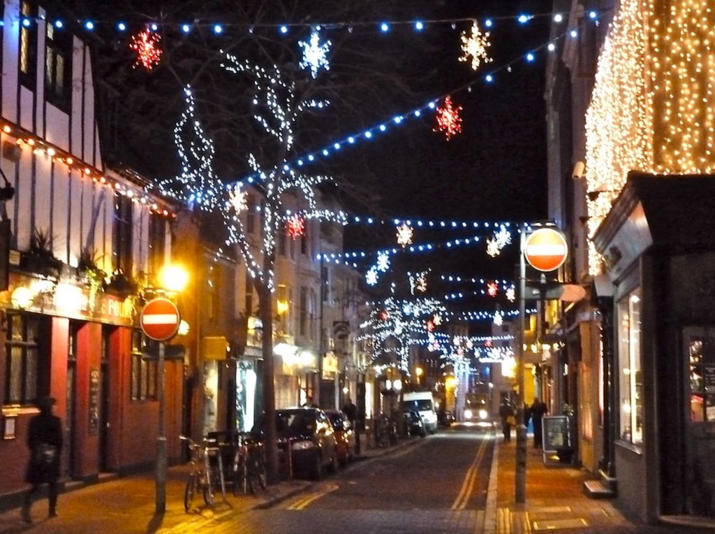 RolysFudge's tweet photo. Excited about the first North Laine Christmas Late Night! Is everyone at #BrightonHour looking forward to it? 🎄🎄 https://t.co/36h0G9OFxd