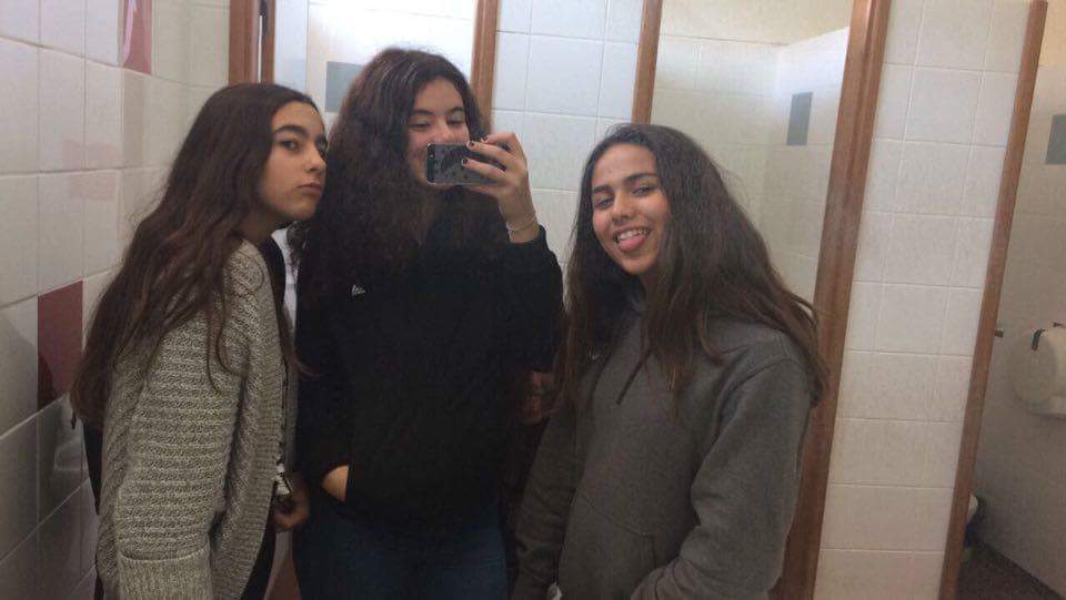 larapintoo's tweet photo. Some differentes @accharrito @hrowland_ https://t.co/25oGMiKPPL
