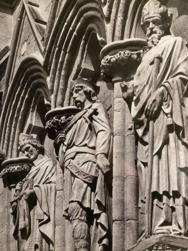 LisPugh's tweet photo. Today I spent mainly with these guys. And meeting the stone masons that maintain the fabric of #Salisbury #Carhedral https://t.co/c27YjHNqRz
