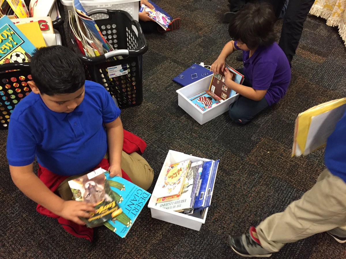 BobbieBbranum's tweet photo. Searching for the perfect book to "Just Read" @cparknashville @Amy23572815 @EllmoreJulia #loveyoungreaders https://t.co/hX0wPpJpy0