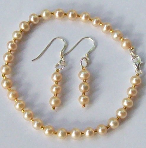 ArghirMihaela's tweet photo. ⚡️ „ #magazine #cercei , #coliere , #bratari , #handmade” de @ArghirMihaela
https://t.co/19OIgNVjTJ https://t.co/y6jr2Gm7JE