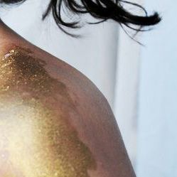 SkinnyJuiceCo's tweet photo. 'you know what happens at five thirty? you turn gold.’ https://t.co/ty0wFYylfN