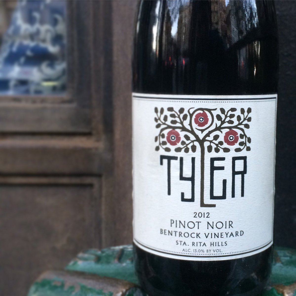 Next up, $9 glasses of Tyler, Bentrock, Pinot Noir 2012! Starting at 10pm #cellarraid #onebottleonly @pearlandashnyc
