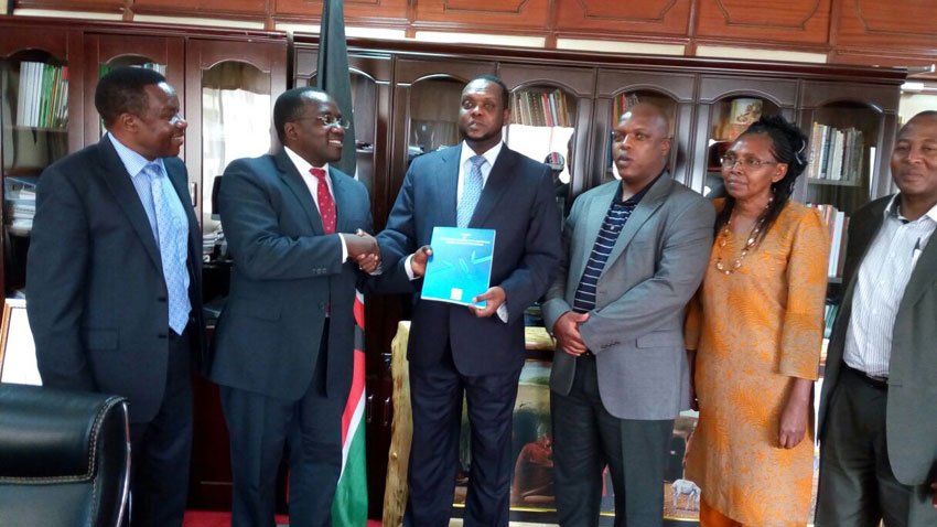 MutwiriMutuota's tweet photo. Probe report exposes #TeamKenya for @Rio2016_en ‘Game of Greed’ https://t.co/OXqPEgHirM #FiascoInRio #Nock #mosca https://t.co/EkXIehIXlh