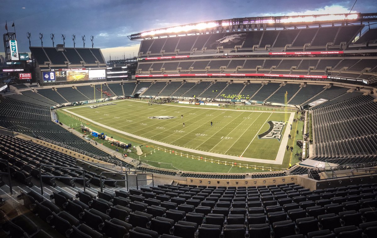packers's tweet photo. 4️⃣ hours to #MNF. 

#GBvsPHI #GoPackGo https://t.co/oaL7nIzVr1