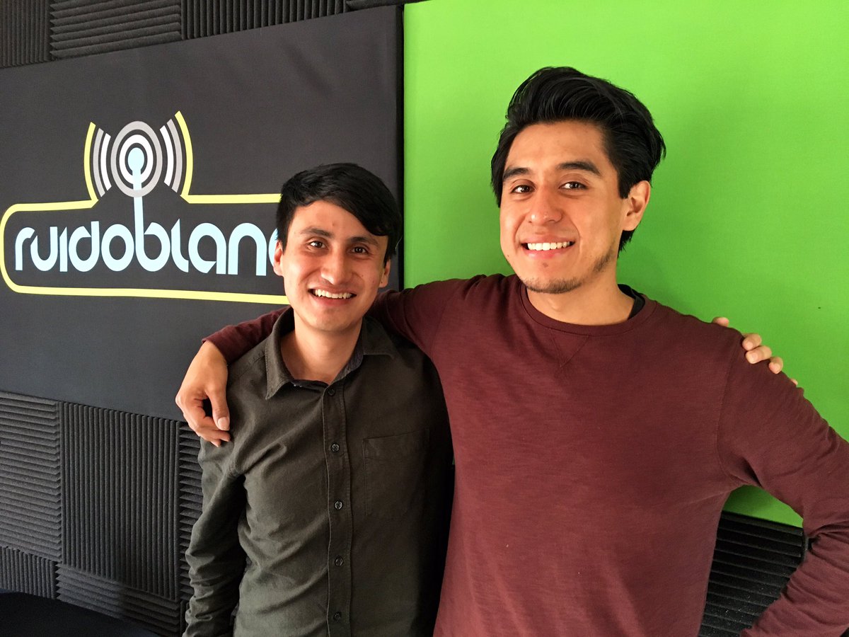 contrajazzymas's tweet photo. Ya estamos en la cabina de @ruidoblancofm para platicar con @labeguna. Iniciamos a la 4pm por https://t.co/tnnCsUxW7K https://t.co/B6RgpL7CKN