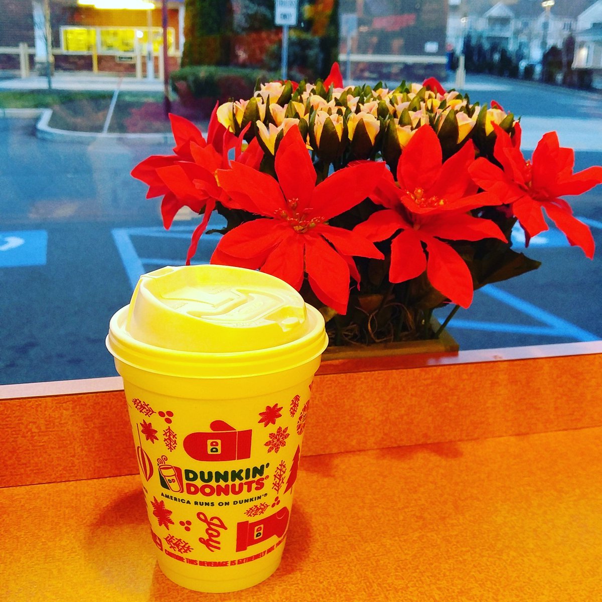 Monaper29's tweet photo. Day 367. I'm normally a Starbucks gal, but it was free 😊 ☕Thanks #dunkindonuts #coffee #cremebruleeswirl #100plusdaysofhappiness @Qbonbon https://t.co/swZuFlBlEv