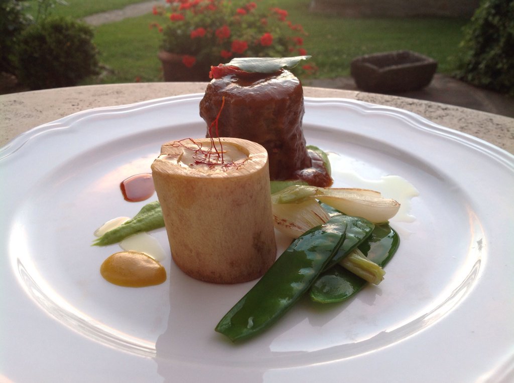 SunWedding's tweet photo. Ossobuco @SilviaBaracchi 's style  #wedding #party #weddingvenue #ilfalconiere #Cortona  #Tuscany https://t.co/tHyJ99EOFa