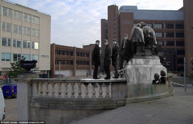 TheBeatlesPics's tweet photo. Then and Now https://t.co/EX641vBdmD