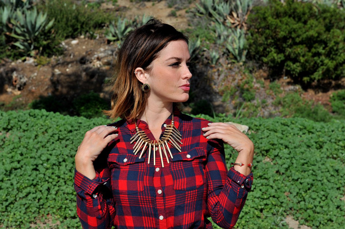 MintandLolly's tweet photo. Our Spider Gold #Necklace is 50% off today only! Shop this beauty and more for #CyberMonday! #love #colorful #shop #sale #fashion #holidays https://t.co/z0m9SOuIid