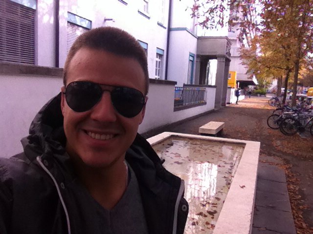 ParavacDarko's tweet photo. #basel #sweiz 😊 https://t.co/2yTU4VqYyk