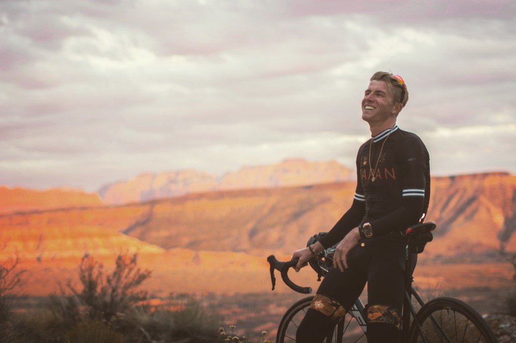 tj_eisenhart's tweet photo. LOVE TO SMILE. #smile #sommetapparel https://t.co/V4GAzxZSKx