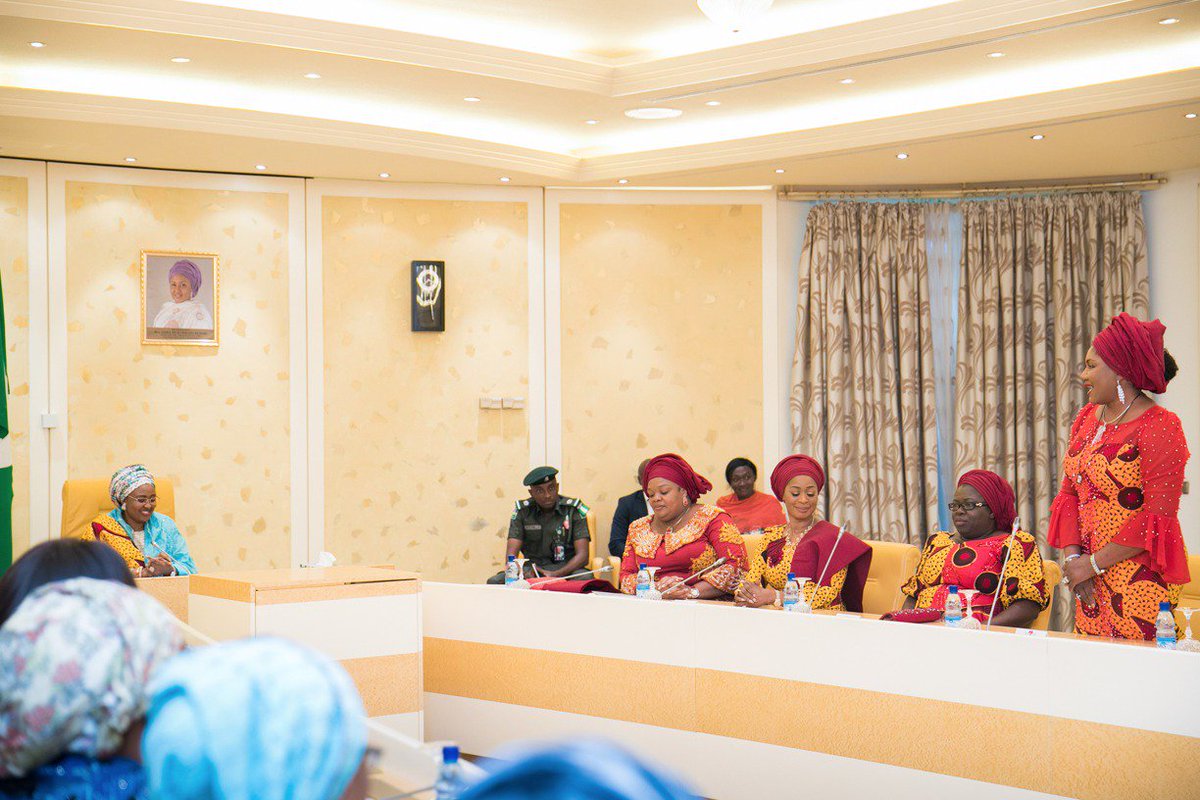 PHOTOS: Southern Governors Wives Visit Aisha Buhari CyYaGjlXcAAsllI