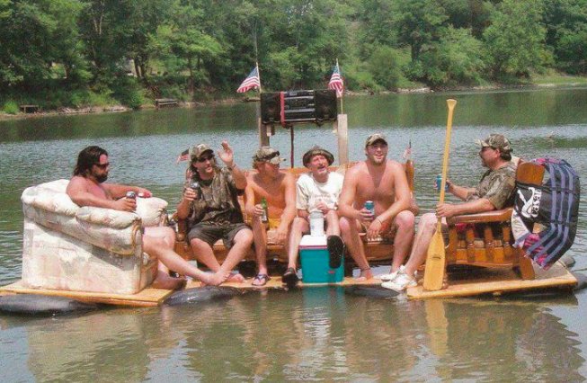 BumFloat's tweet photo. Oh summer, we miss you so much. #idratherbeboating https://t.co/EzclOErDmF