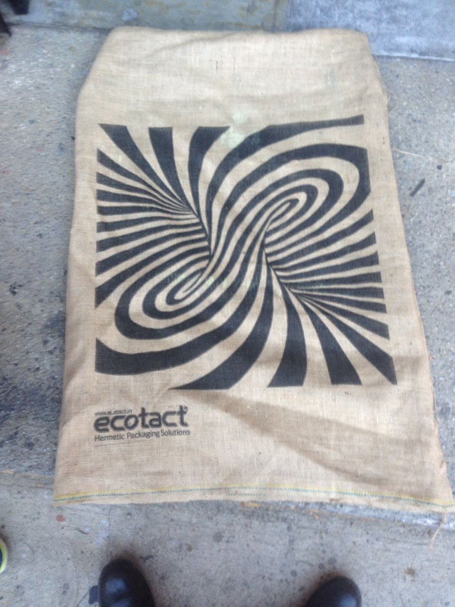 SOLUAGROgt's tweet photo. #psychedelic #jute #bag #ecotact
😎😎😎 https://t.co/cTii4EnMLC