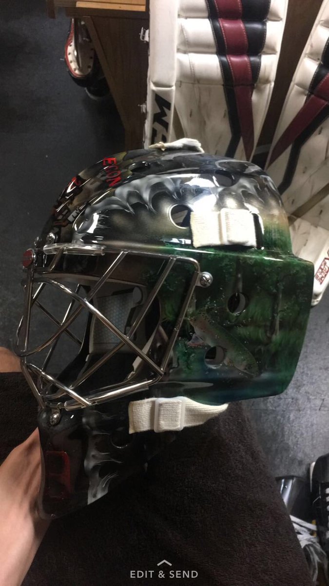 kpetro99's tweet photo. Thanks so much to @travis23886236 for an amazing paint job on my mask!! Couldn't be happier with how it turned out! https://t.co/LZ6hupdlVJ