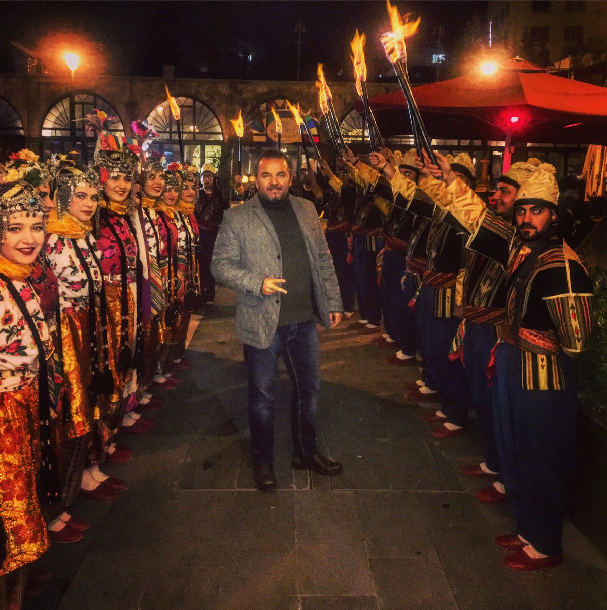 GKimsesizcan's tweet photo. #Ateş #Al'maya mı #Gel'dik??? #Evet! #Dünya #Hancı #Ben #Yolcu✌🏼️;) #BeyazHan
#VIPAdres #HurriyetIleKesfet
#GaziAntepiKeşfet
#GaziAntep https://t.co/2QlzvXjT1m