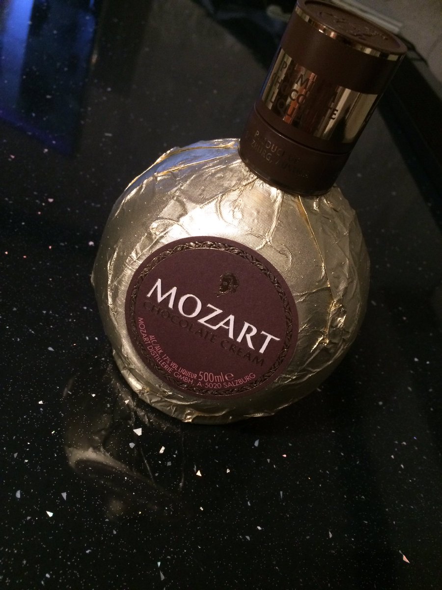 AxiosBar's tweet photo. Follow and see what our mixologist does with this. Just for you chocolate lovers. https://t.co/jJ8khDrZhO