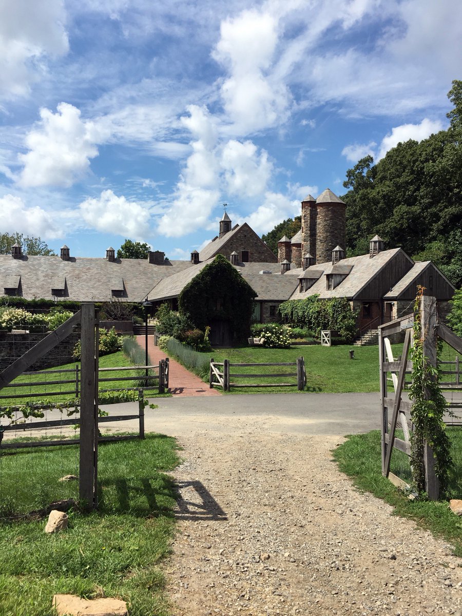 malashcraft's tweet photo. If you've seen #ChefsTable, you know #BlueHillFarm. Grateful for the work they do! Blog: https://t.co/Yl0wxMa5VM | @bluehillfarm @StoneBarns https://t.co/mO9ilTA3IR