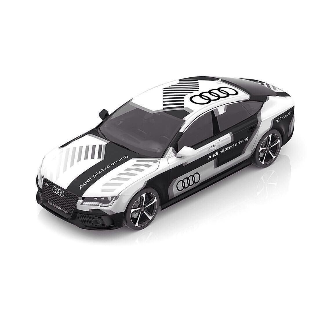 DesignApplause's tweet photo. 🏁 @Audi ➕ @LEGO_Group presents #theextrahour @DesignMiami 2016 #RS7piloteddriving concept https://t.co/Vc9k29ghe6