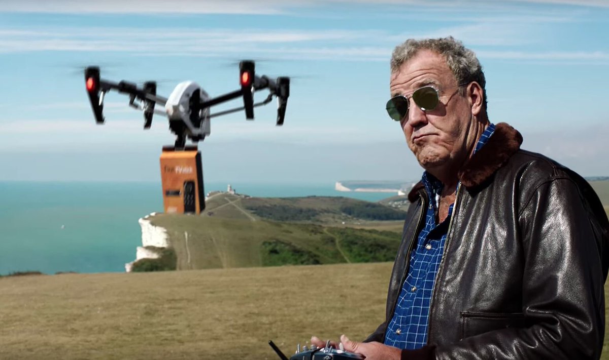 dronedunce's tweet photo. I wonder if this #droneidiot has his PfCO..... https://t.co/pWHSGrohfQ