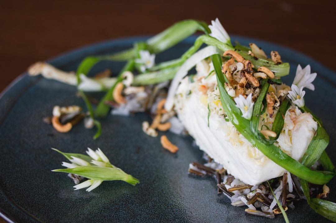 CAN_Indigenous's tweet photo. Receive a gift of #Halibut when you purchase $150 of delicious @HaidaWild! https://t.co/tzAzEGLc4h Image: #CanoeRestaurant #AboriginalCanada https://t.co/XWpYbkF2iK