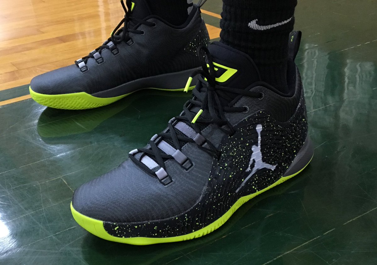 WFTitansBball's tweet photo. Shout out to @CP3 for providing new team shoes and giving back to where he came from. #OnceATitanAlwaysATitan #336 https://t.co/zfTJ8QM8lX