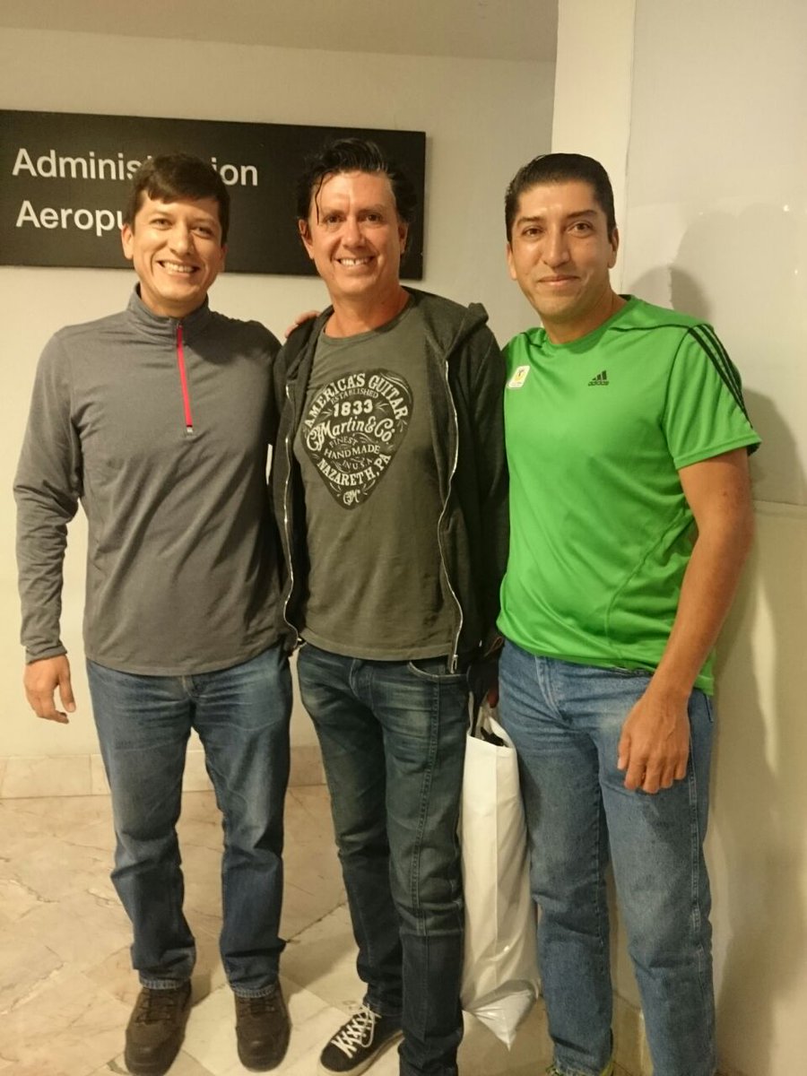 RodoMares's tweet photo. Solo falta uno de mis cuatro idolos. @SaboRomo @SaulHernandezE @diegoherreramar @AlfonsoAndre . Gracias Caifanes. https://t.co/ip9oopwcjq