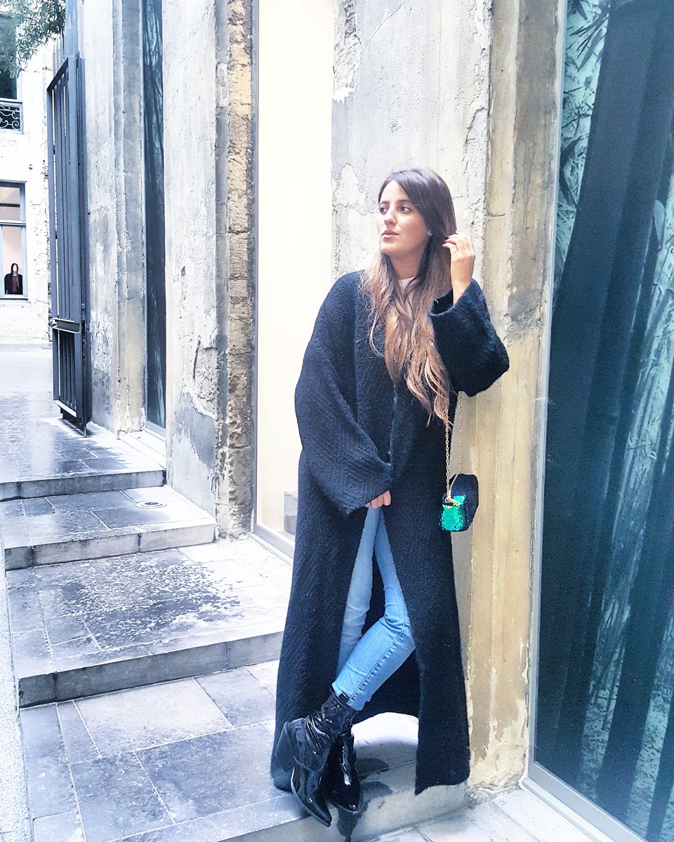 AzizeNadia's tweet photo. Shoes @hm @hmbelgie @hmnetherlands follow up on Instagram Nadia_Azize for fashioninspiration all about budgetfriendly fashion https://t.co/b8gHeDYomw