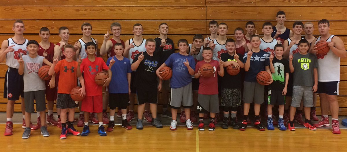 jrobbins2023's tweet photo. Panther/Stars Practice a huge hit!! Love that our program focuses on building! #PantherBball #BNLStars #Family @StarsRobbins https://t.co/RDQnT4oNyW