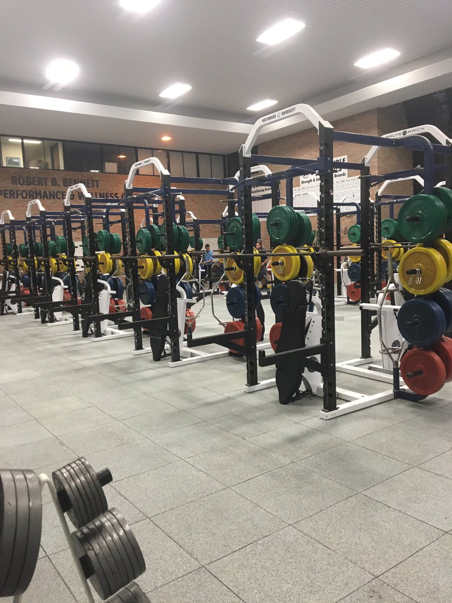 MAD_MAP17's tweet photo. Lifting weights is a good way to stay on campus and relieve stress from finals coming up. Stay focused on classes this week! https://t.co/cFlxk0ZLJO