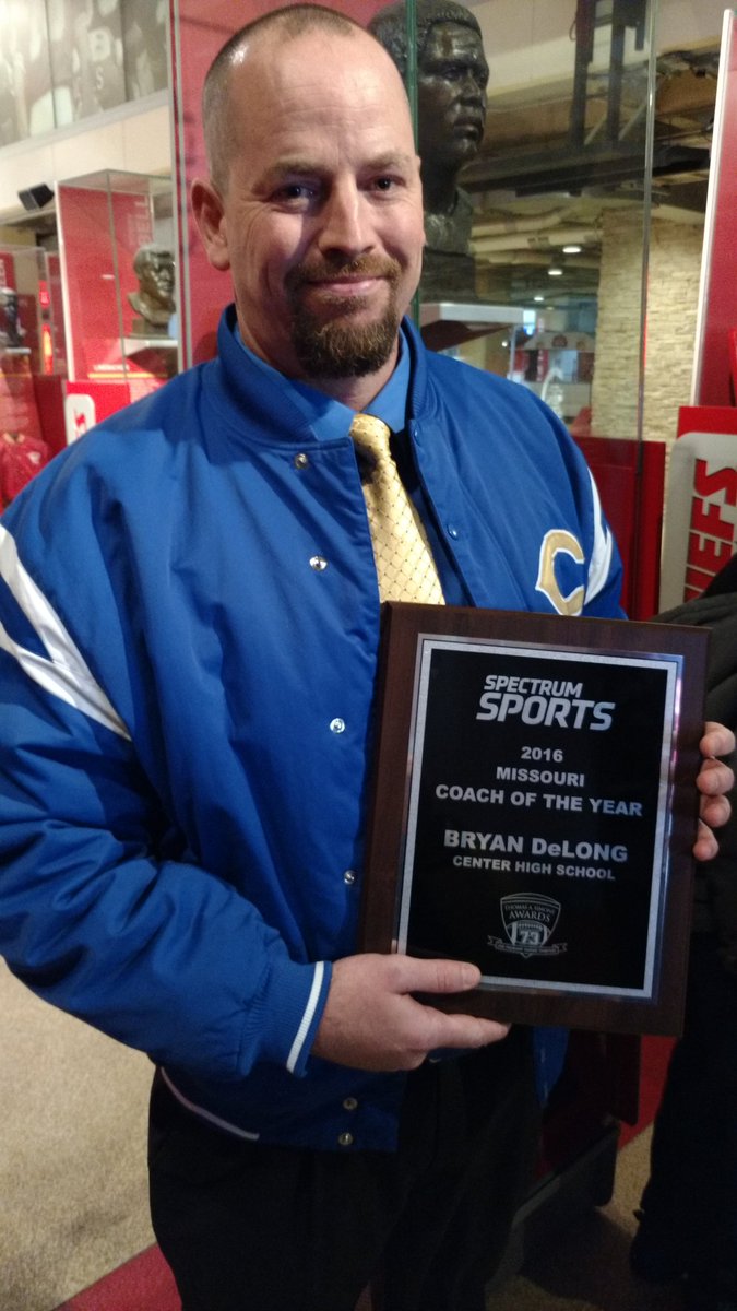 bsweeten1's tweet photo. Picture says it all. Missouri Football Coach of the Year. Center's own Bryan DeLong. Well deserved honor! #centersd https://t.co/Dehx4PTi0x