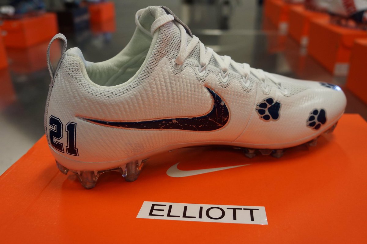 brkicks's tweet photo. Adopt. Volunteer. Prevent Cruelty.

@EzekielElliott will wear these custom cleats in Week 13 vs. Minnesota #MyCauseMyCleats https://t.co/rG62K9M2To