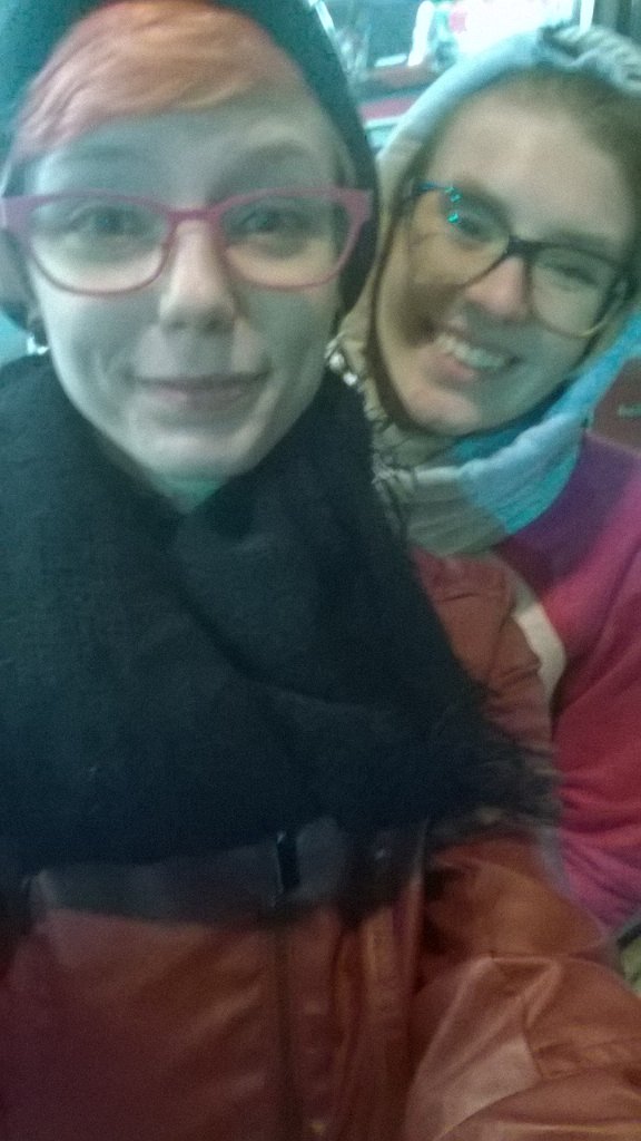 fiendkin's tweet photo. It's cold and I'm excited. #FFXV #waitinginlinesucks @kealeighhh___ ❤❤ https://t.co/2eHSKVOx8p