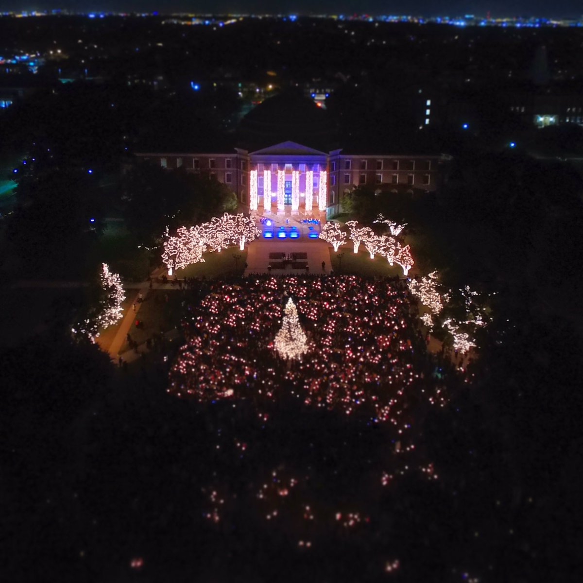 RichmondDewan's tweet photo. It's Christmas time on the Hilltop! What a wonderful Celebration of Lights! 🕯🎄 #HilltopHolidays https://t.co/0cs9RyxDhE