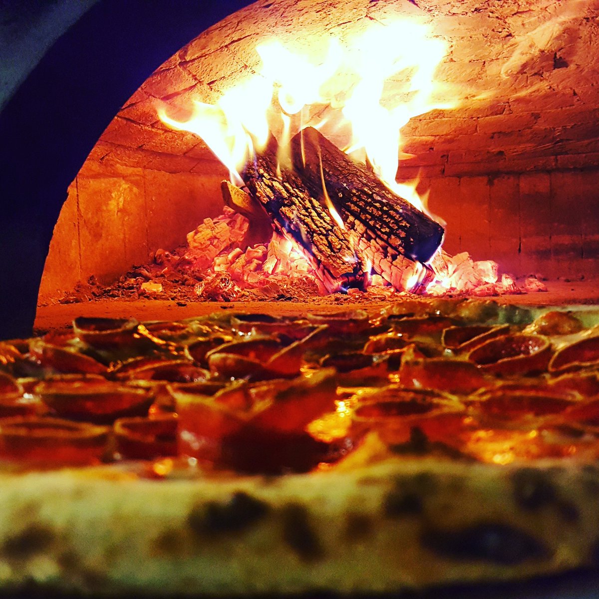 onfirepizza tweet picture