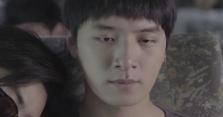 Addicted2Katy's tweet photo. When u have fun on vacation and then u realize you're an engineer student lots of work been waiting to destroy u #SotusTheSeries @kristtps https://t.co/yZUaq1NimH