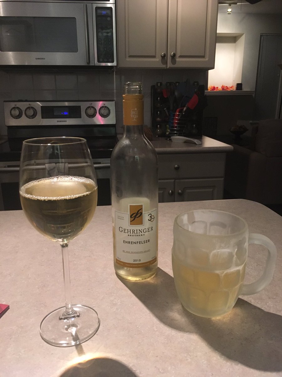 Mclachlan396's tweet photo. Wine time. #gehringer #ehrenfelser https://t.co/JpGvokFBjS