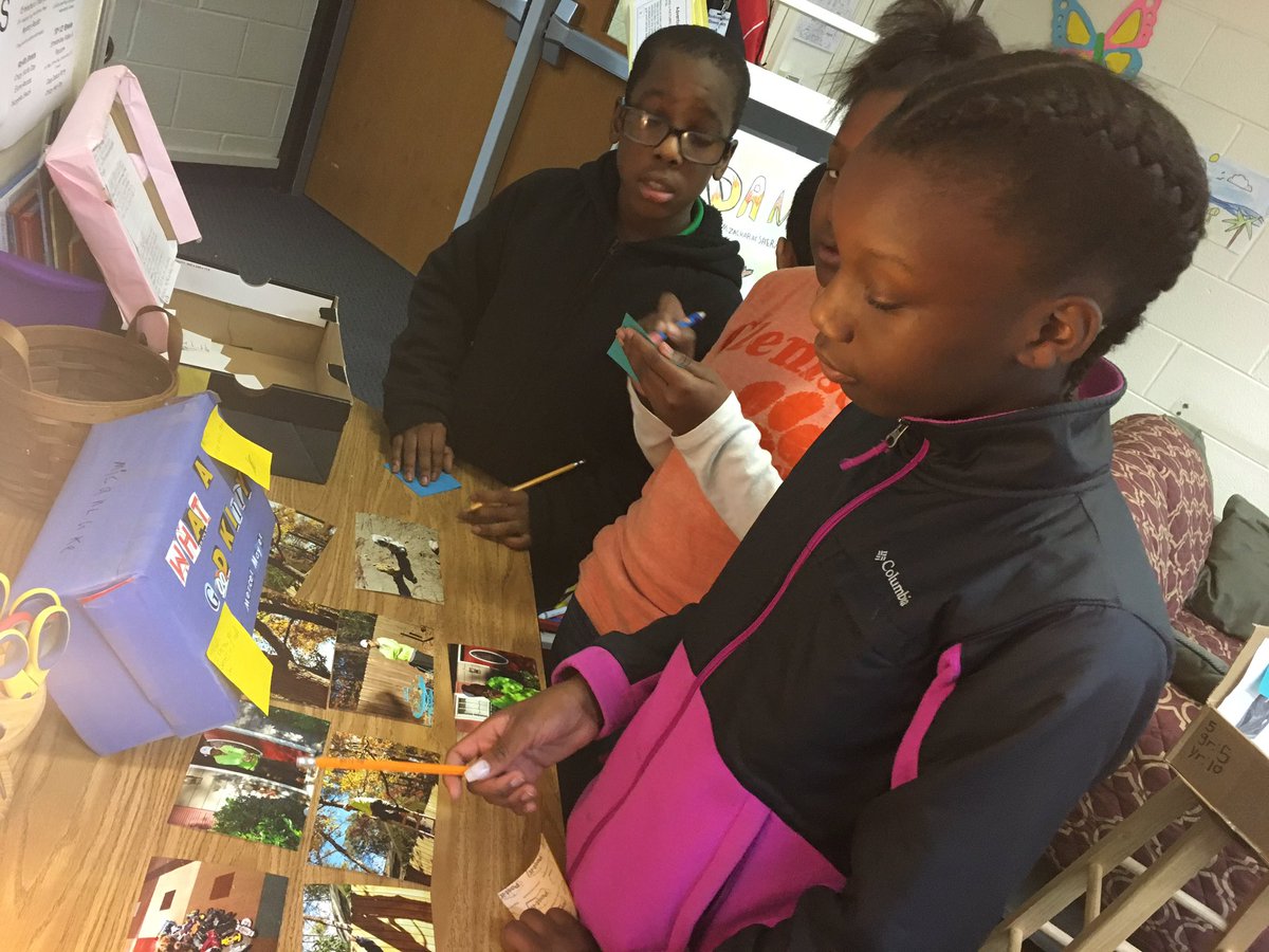 Mrs. Washington's enthusiastic readers got to share their learning in a variety of ways- topped with peer compliments about their work!