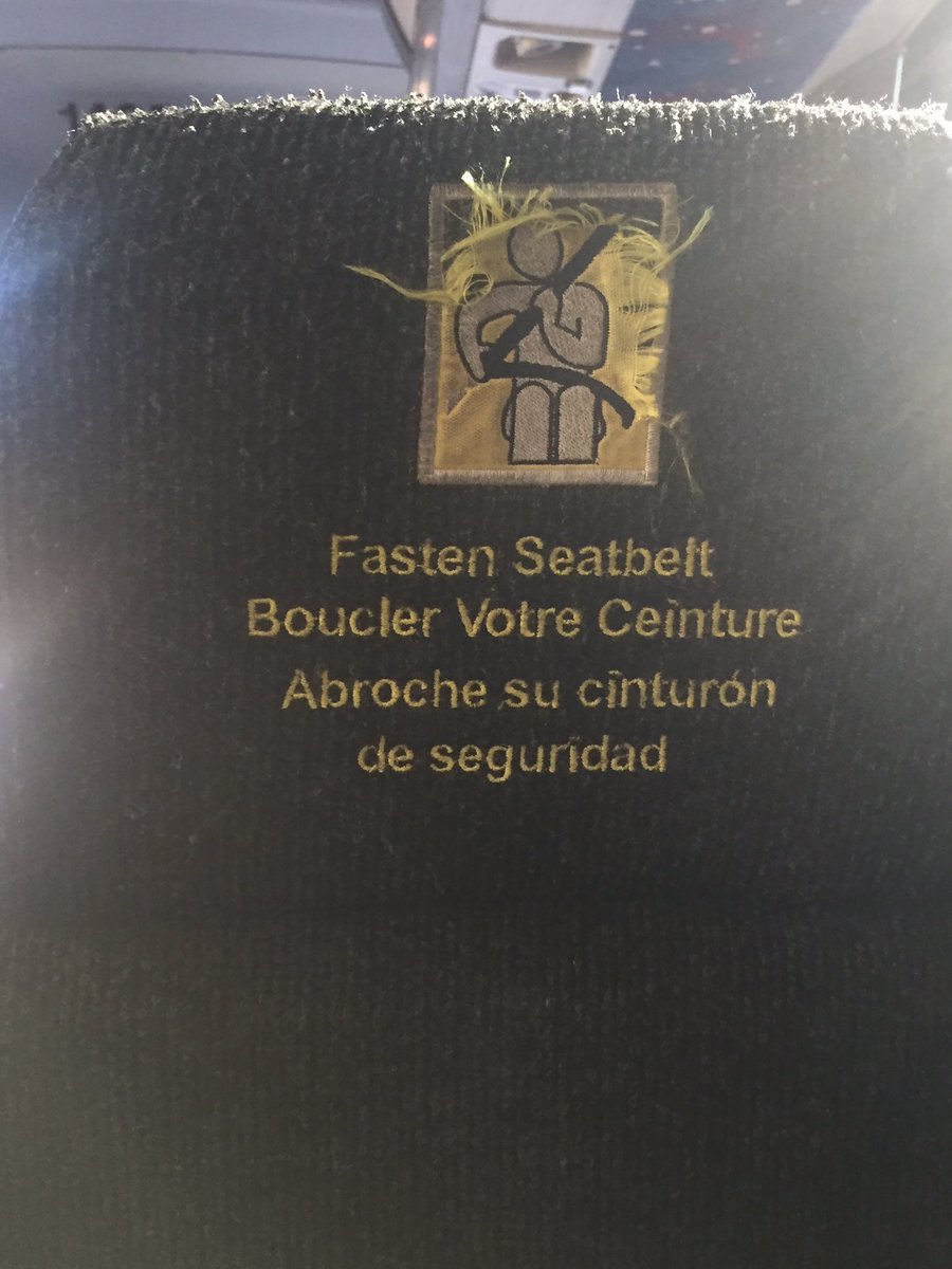 erintrapp02's tweet photo. Aquí hay un mandato junto a mandatos en otros idiomas. El primero es inglés y el media es francés. #2101fran https://t.co/AzPqrE9DoK