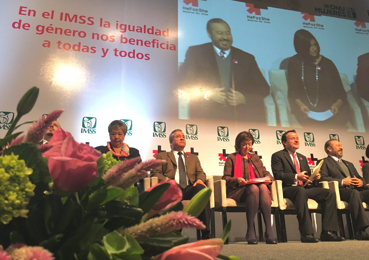 MikelArriolaP's tweet photo. Comparto #fotos
Firma de compromiso de @Tu_IMSS para adherirse al Pacto por #IgualdadDeGénero con @ONUMujeres
#NosotrosPorEllas
#HeForSheMx https://t.co/YM3tPHNGrC