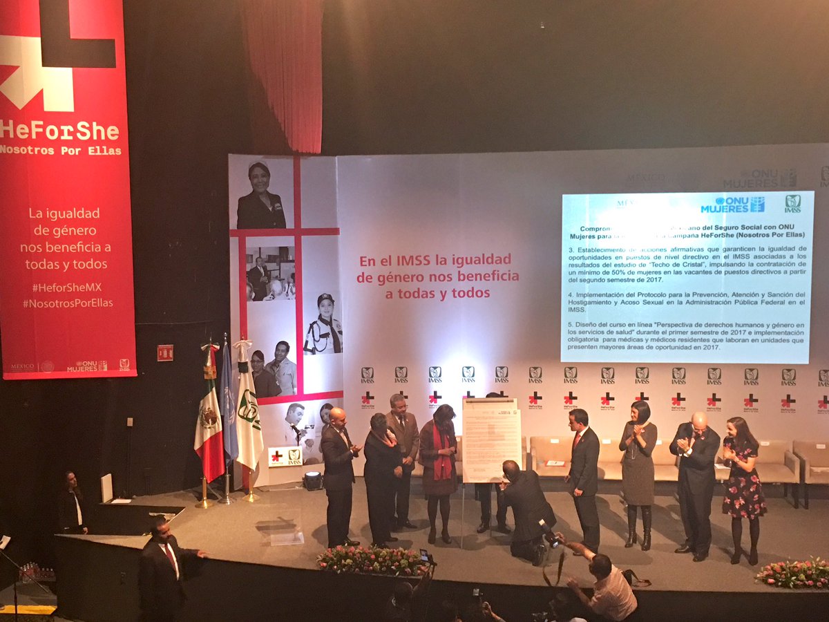 MikelArriolaP's tweet photo. Comparto #fotos
Firma de compromiso de @Tu_IMSS para adherirse al Pacto por #IgualdadDeGénero con @ONUMujeres
#NosotrosPorEllas
#HeForSheMx https://t.co/YM3tPHNGrC