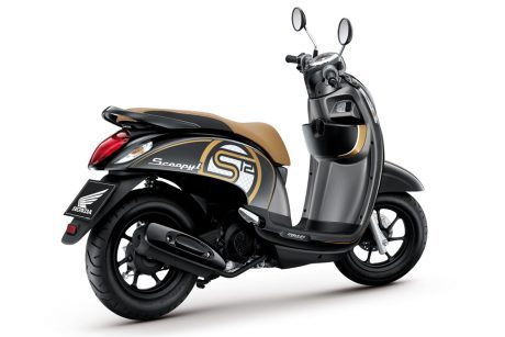 motoupdate's tweet photo. Honda Scoopy MY 2017 Ban 12 Inchi akan Berbeda Desain Dengan Current Scoopy https://t.co/XUwDc9aDe8 https://t.co/wILPth3xhd