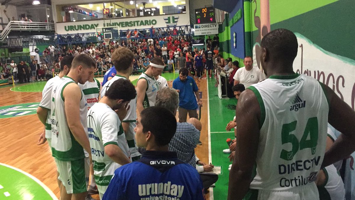 Tiempo muerto de los estudiosos (Foto: @ClubUrunday)